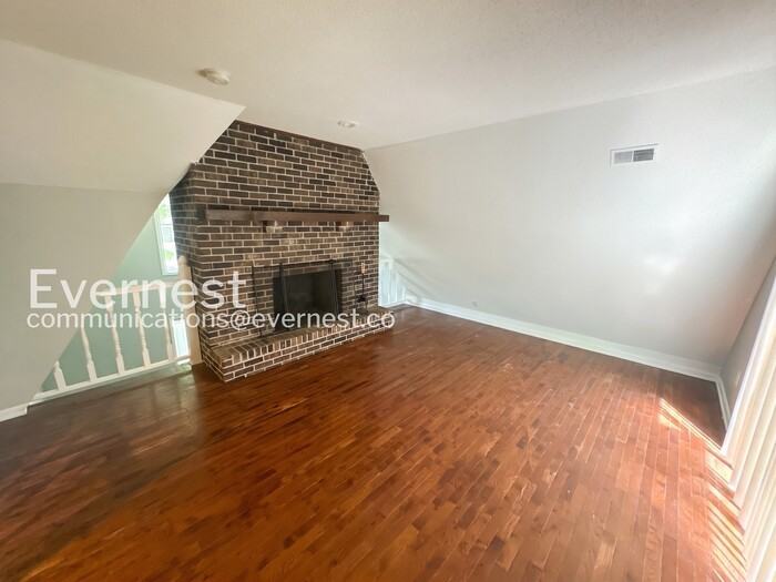 9805 N Wayne Ave - Photo 7 of 50