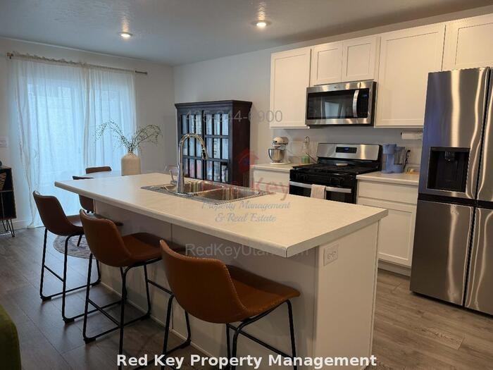 1908 N Patchwork Ave - Photo 3 of 25