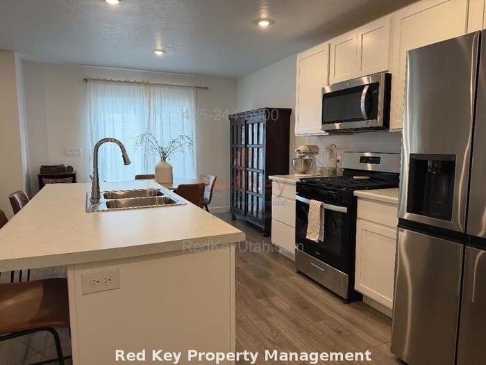 1908 N Patchwork Ave - Photo 5 of 25