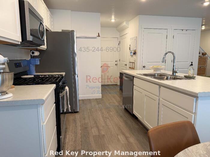 1908 N Patchwork Ave - Photo 7 of 25