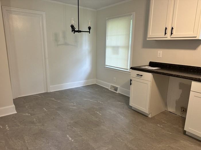1300 Westwood St - Photo 7 of 13