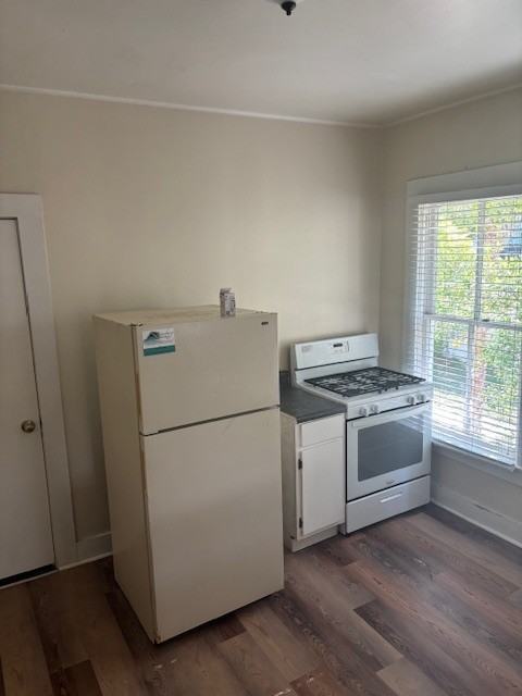 909 Lilly St #4 - Photo 3 of 6