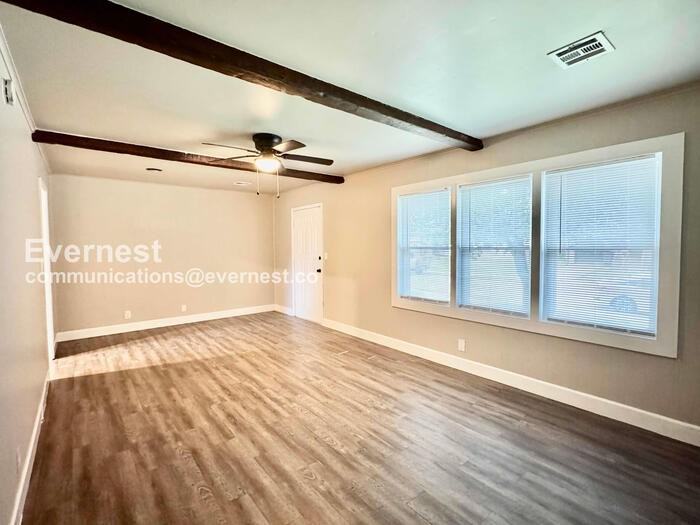 802 N Birch St - Photo 6 of 20
