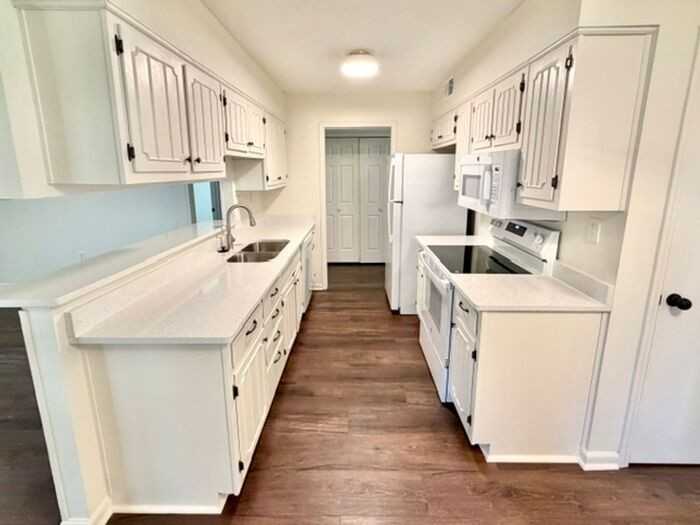 5673 Longacre Ave - Photo 4 of 11
