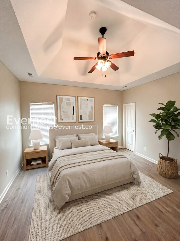 208 Hampton Dr - Photo 4 of 15