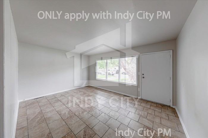 3232 Normandy Rd - Photo 3 of 23