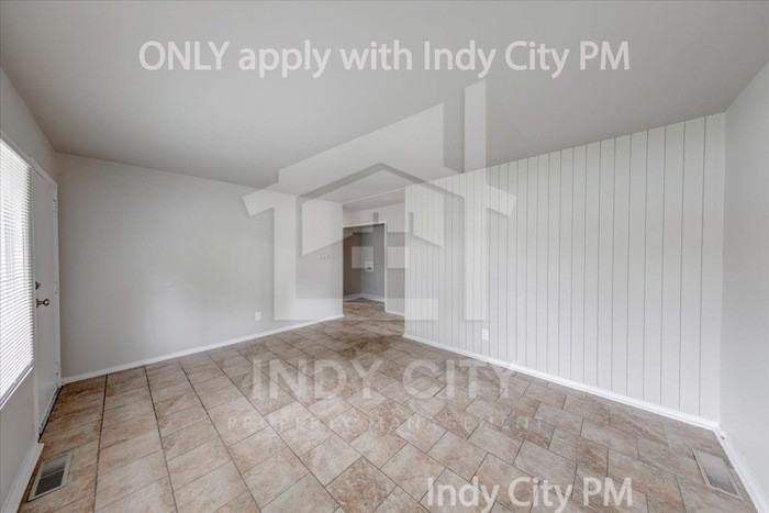 3232 Normandy Rd - Photo 5 of 23