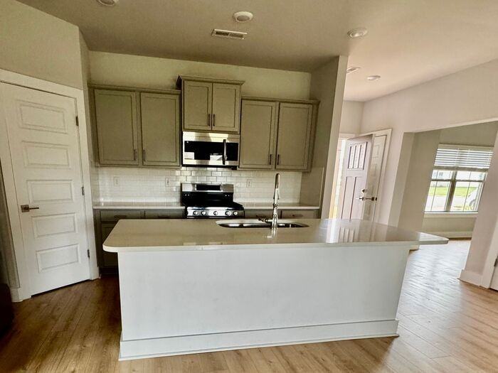 172 Shangrila Way - Photo 4 of 11