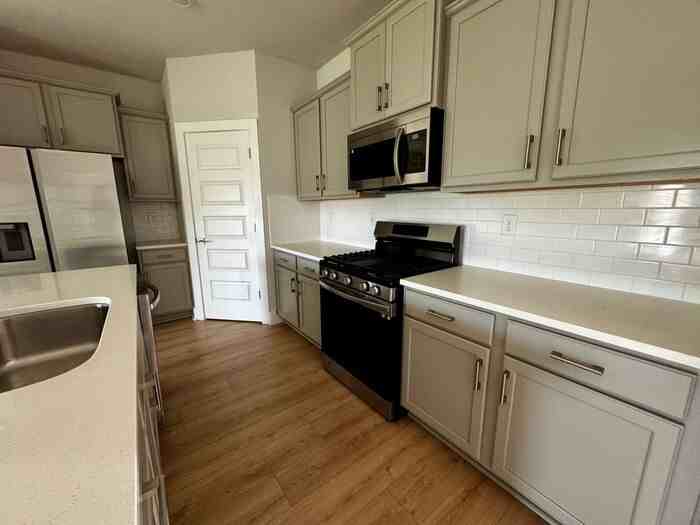 172 Shangrila Way - Photo 5 of 11