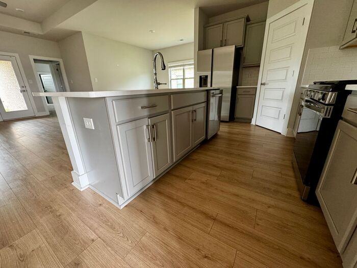172 Shangrila Way - Photo 6 of 11