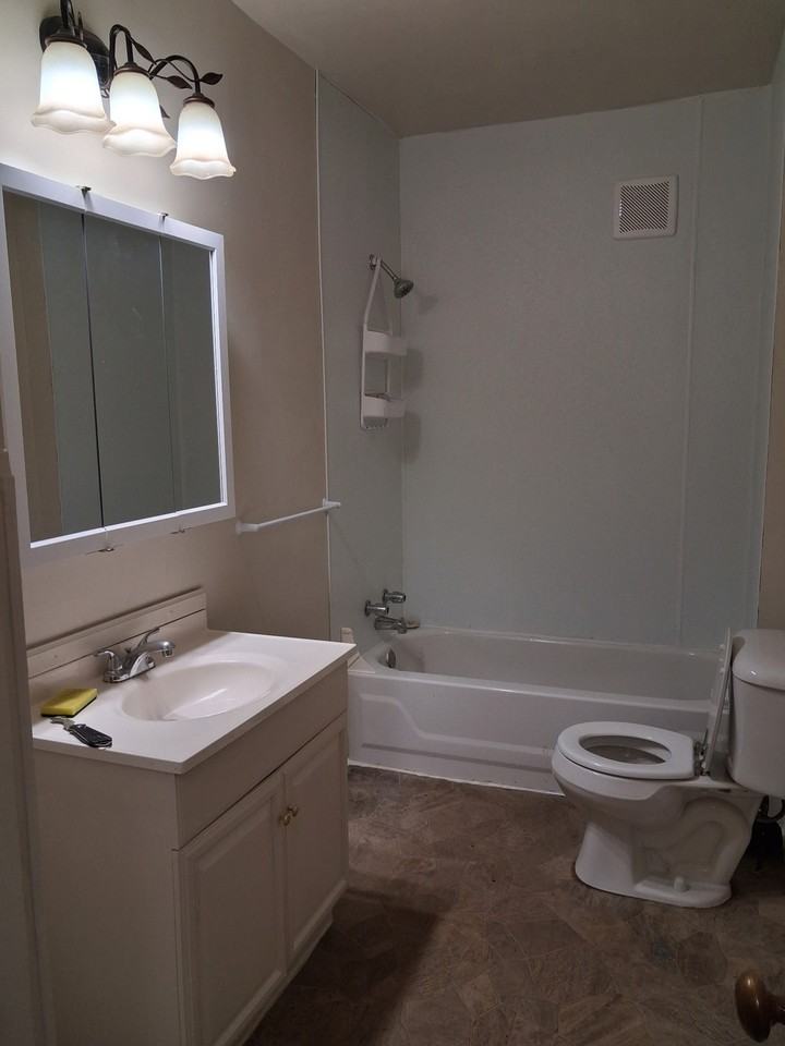 816 3rd Ave #4 - Photo 3 of 6