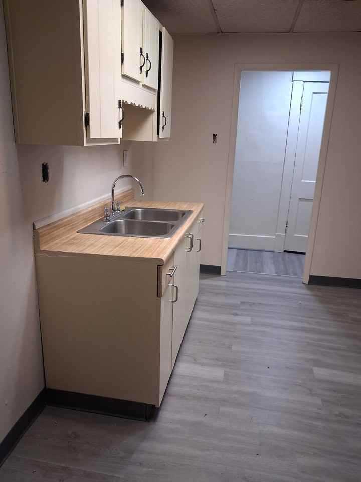 816 3rd Ave #4 - Photo 4 of 6