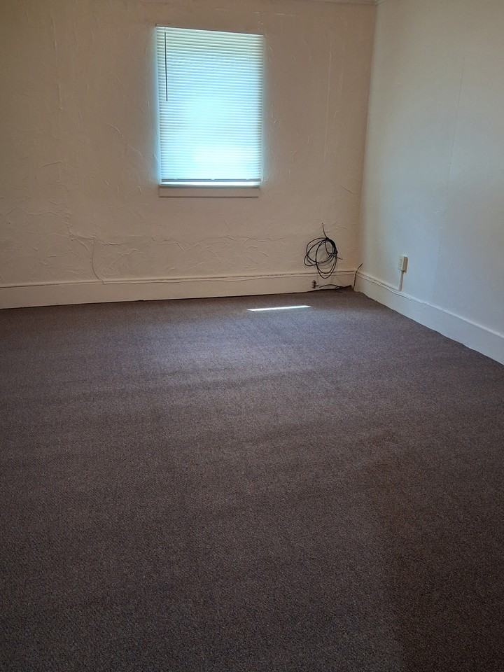816 3rd Ave #4 - Photo 6 of 6