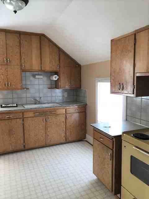 610 3rd St Sw #2 - Photo 7 of 13
