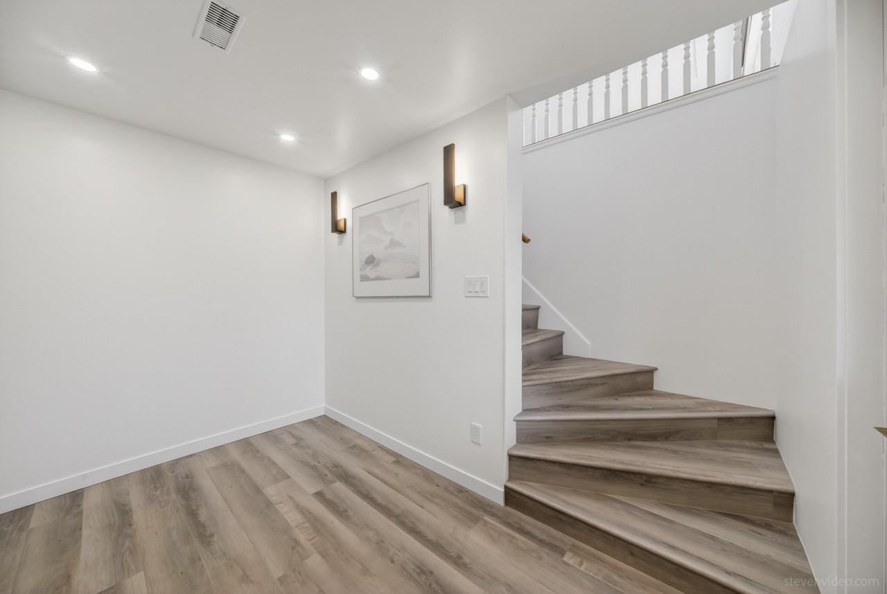 5031 44B Avenue - Photo 4 of 32