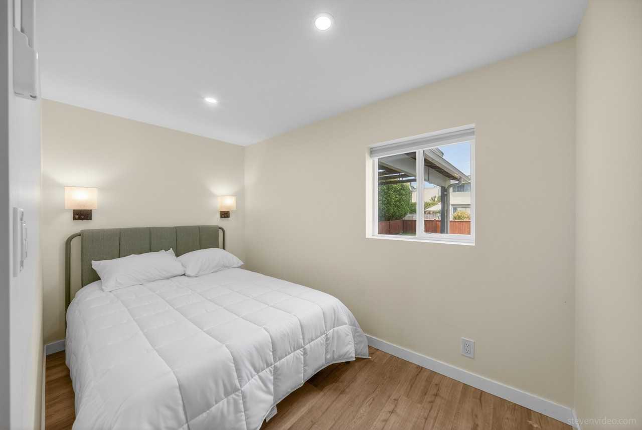 5031 44B Avenue - Photo 2 of 8