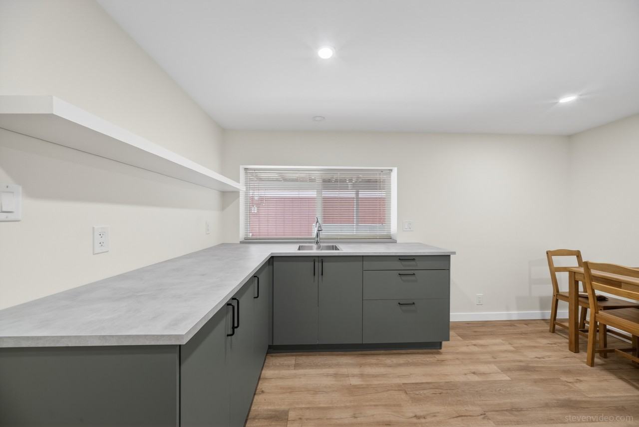 5031 44B Avenue - Photo 4 of 8