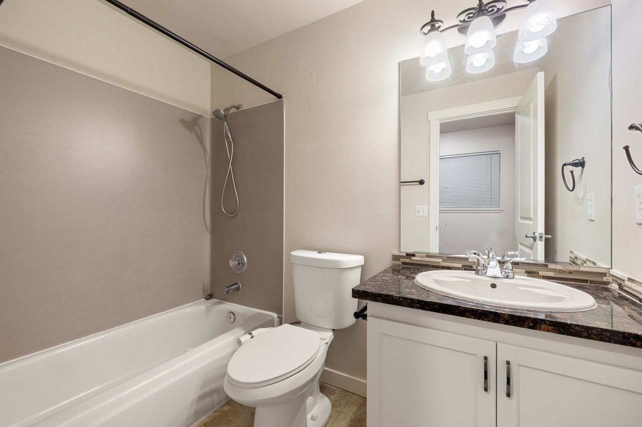 3043 14th Ave W #B - Photo 7 of 33