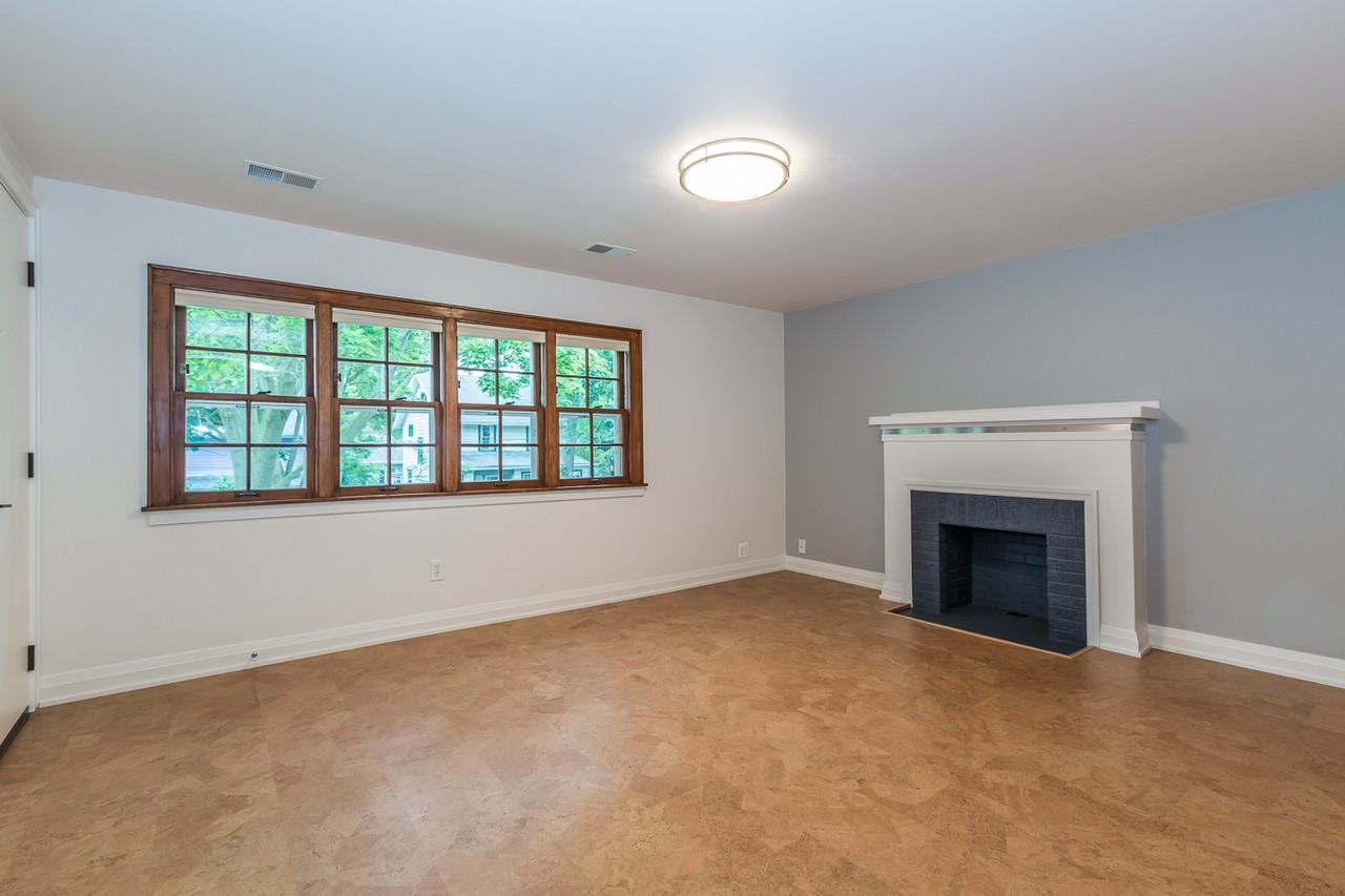 2133 Sommers Ave #2 - Photo 2 of 15
