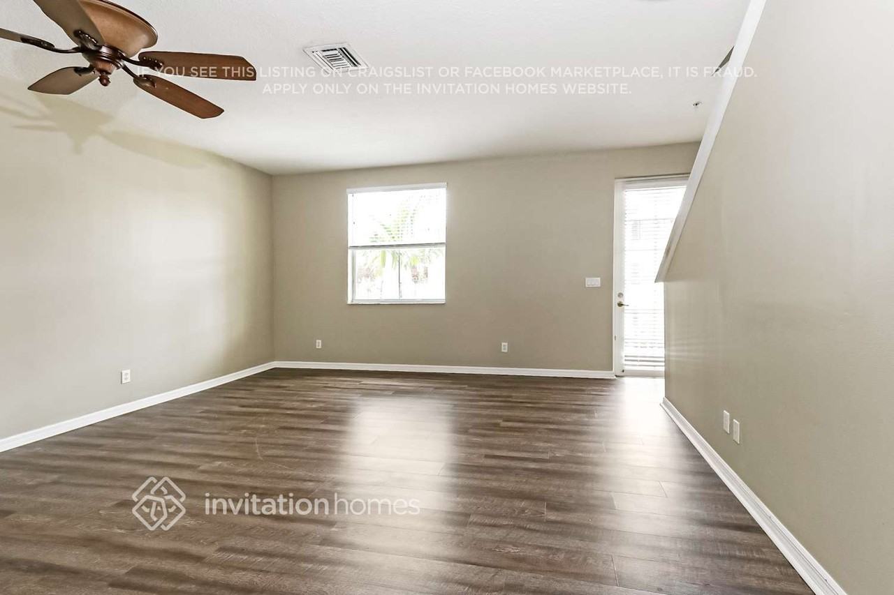 4304 Main St - Photo 6 of 19