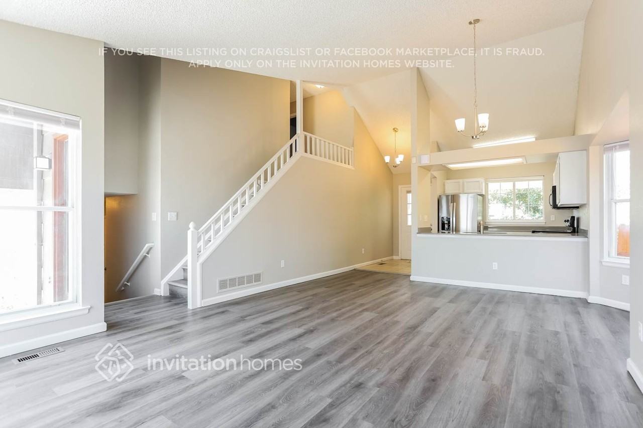 21051 E 46th Ave - Photo 4 of 16