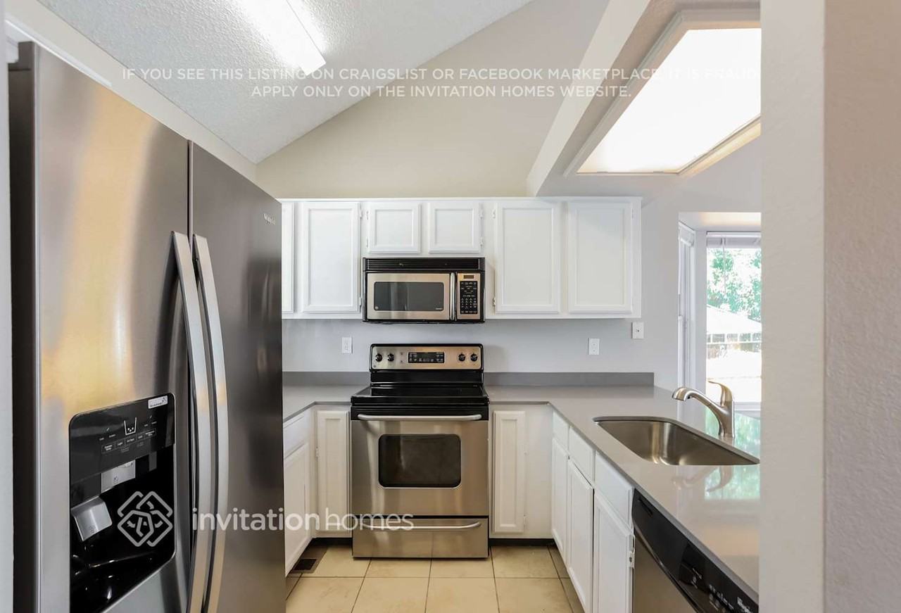 21051 E 46th Ave - Photo 6 of 16
