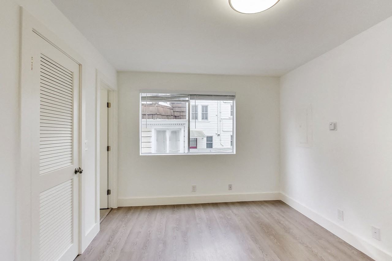 2240 Larkin - Photo 5 of 18