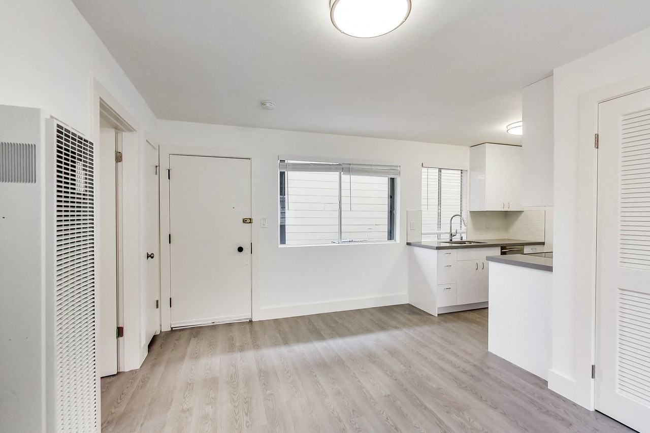 2240 Larkin - Photo 6 of 18