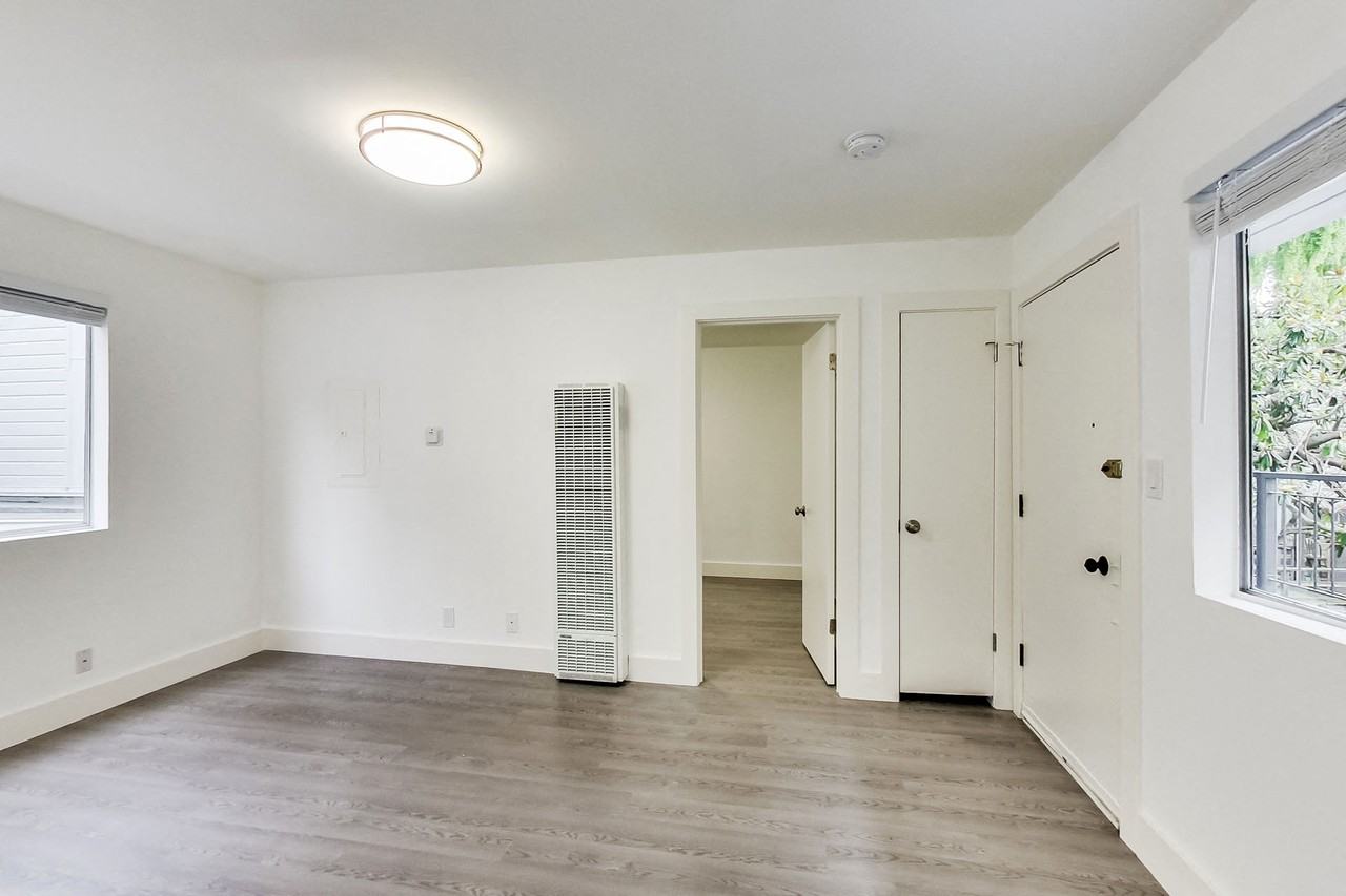 2240 Larkin - Photo 7 of 18