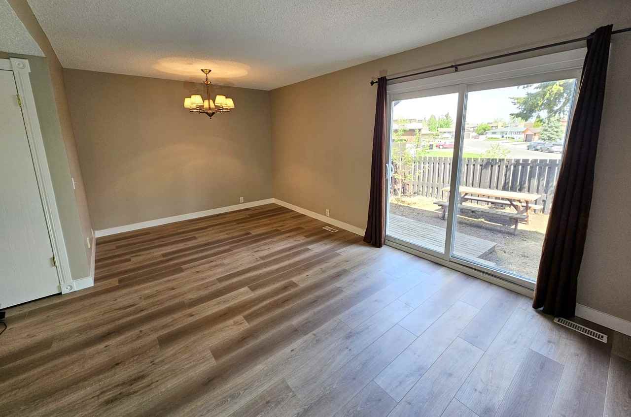 3169 138 Avenue Northwest, Edmonton, Alberta, Canada, T5Y 1R1 - Photo 3 of 11