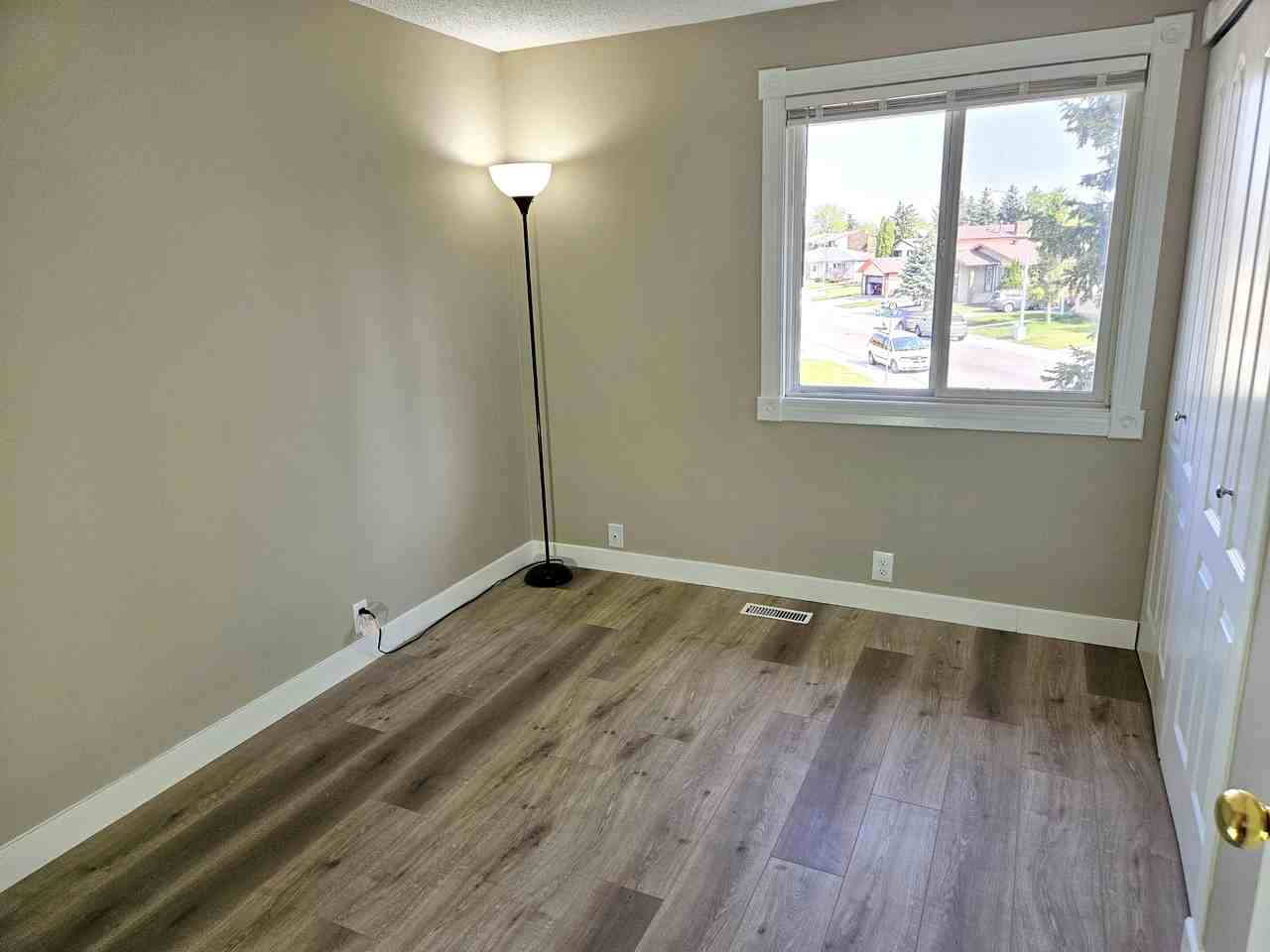 3169 138 Avenue Northwest, Edmonton, Alberta, Canada, T5Y 1R1 - Photo 6 of 11