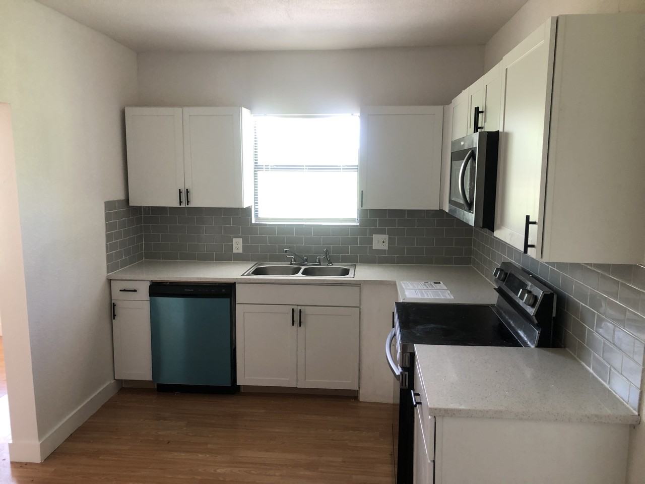 406 E Grayson St #1 - Photo 2 of 11