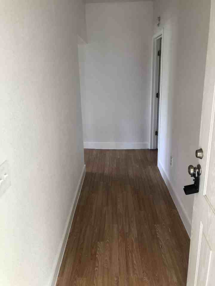 406 E Grayson St #1 - Photo 3 of 11
