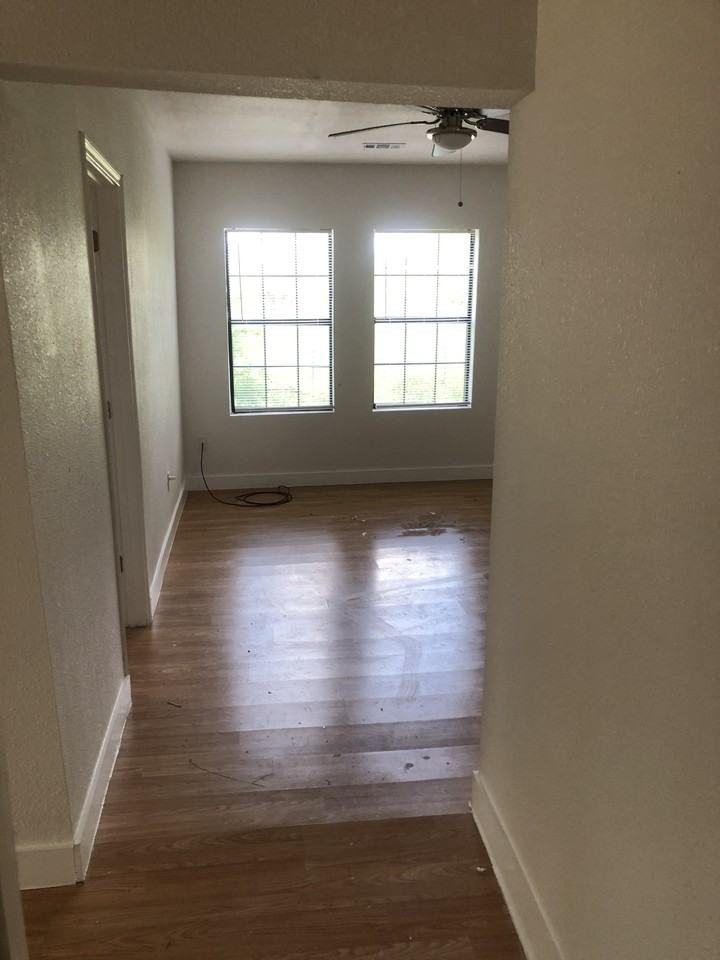 406 E Grayson St #1 - Photo 5 of 11