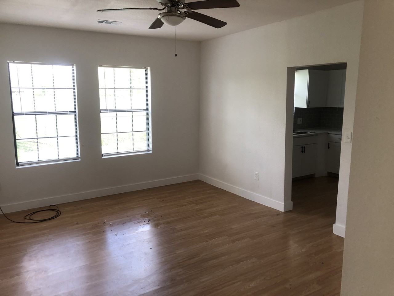 406 E Grayson St #1 - Photo 6 of 11