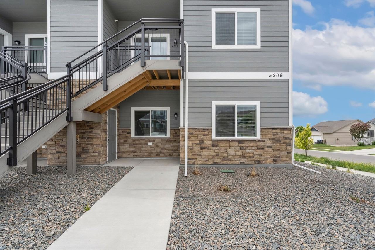 5210 Boulder Ct #102 - Photo 3 of 42