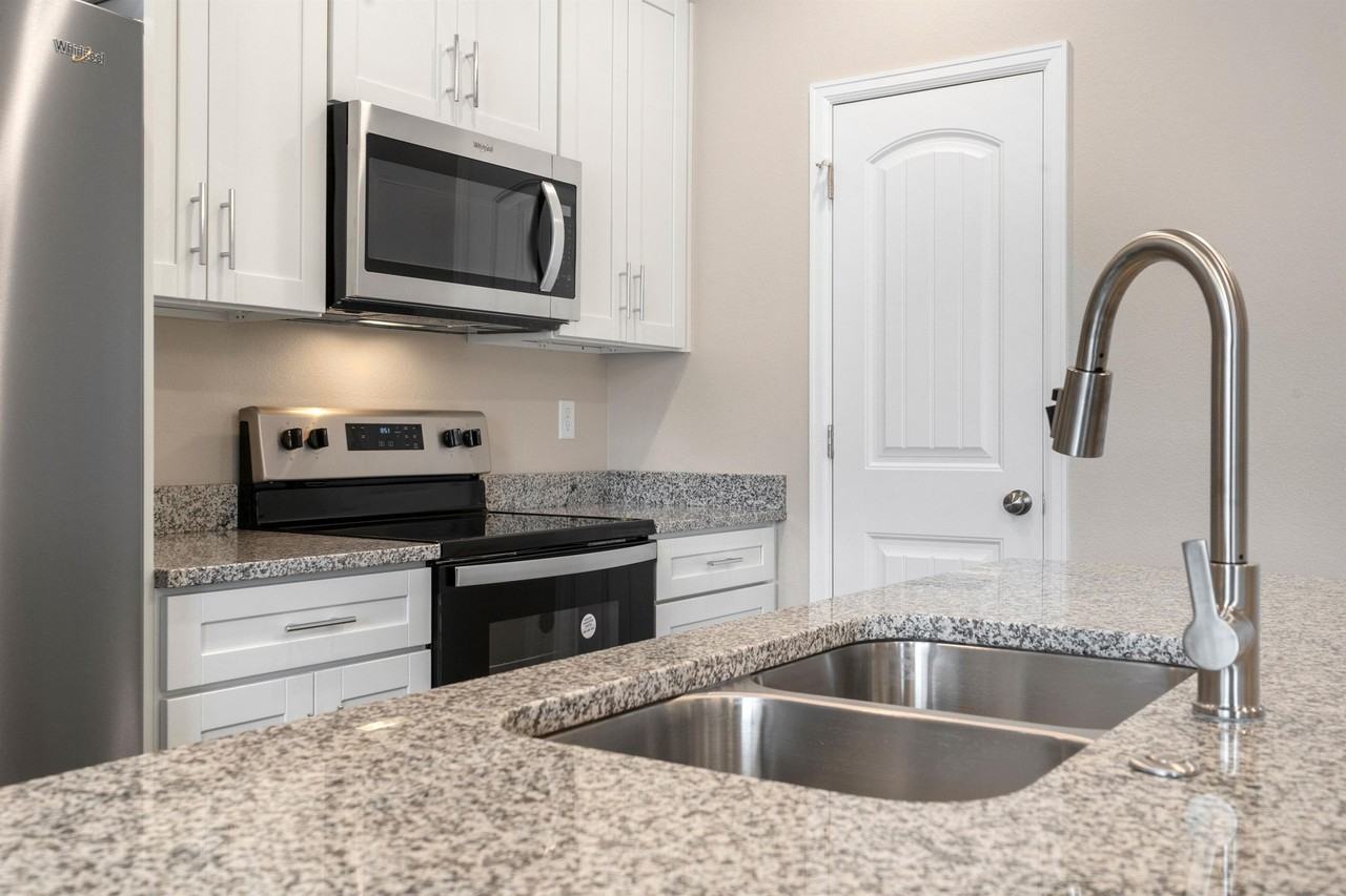 5210 Boulder Ct #102 - Photo 7 of 42