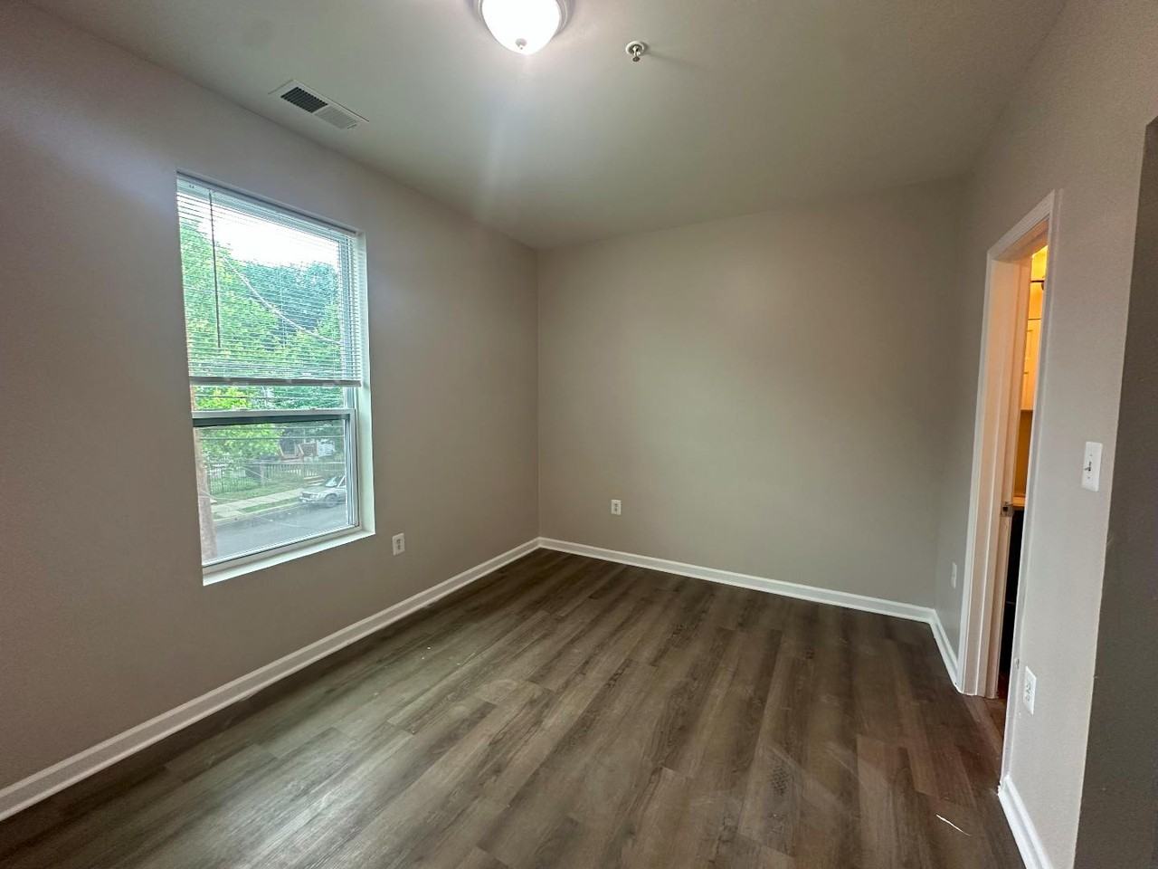2205 16th St Se - Photo 6 of 11