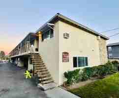 featured image of 24832 Walnut St