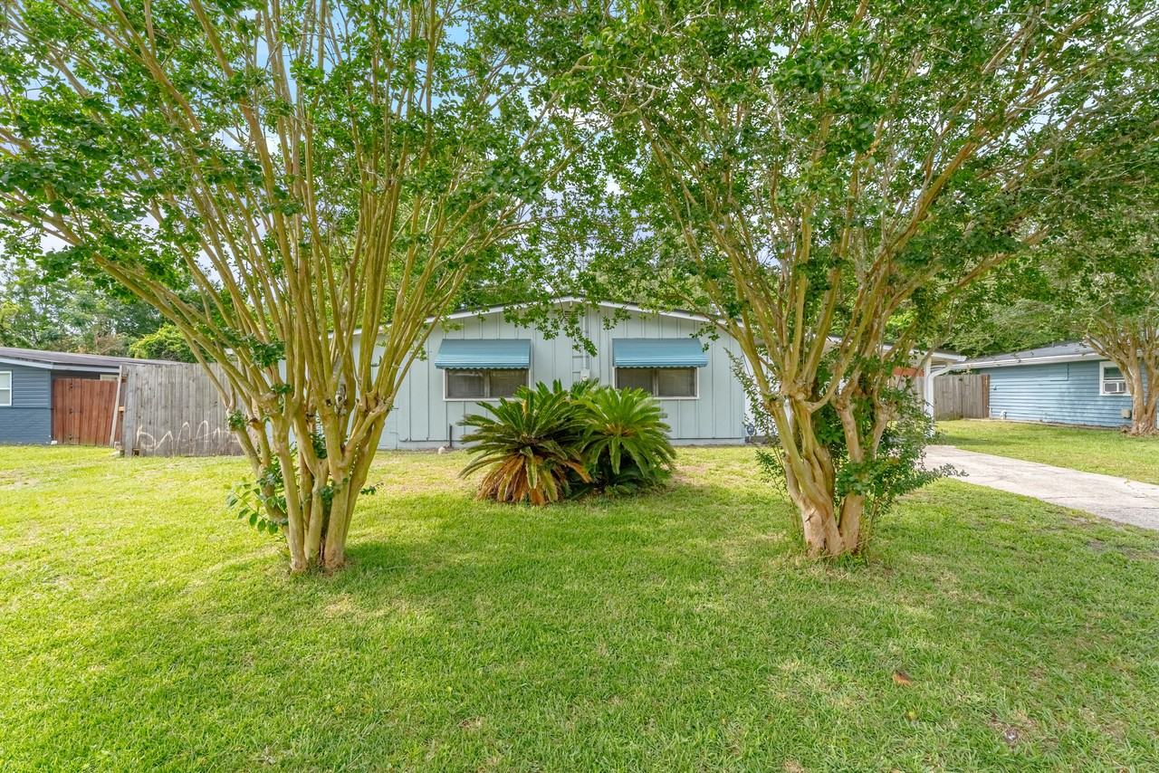 6766 London Bridge Ln #1 - Photo 3 of 32
