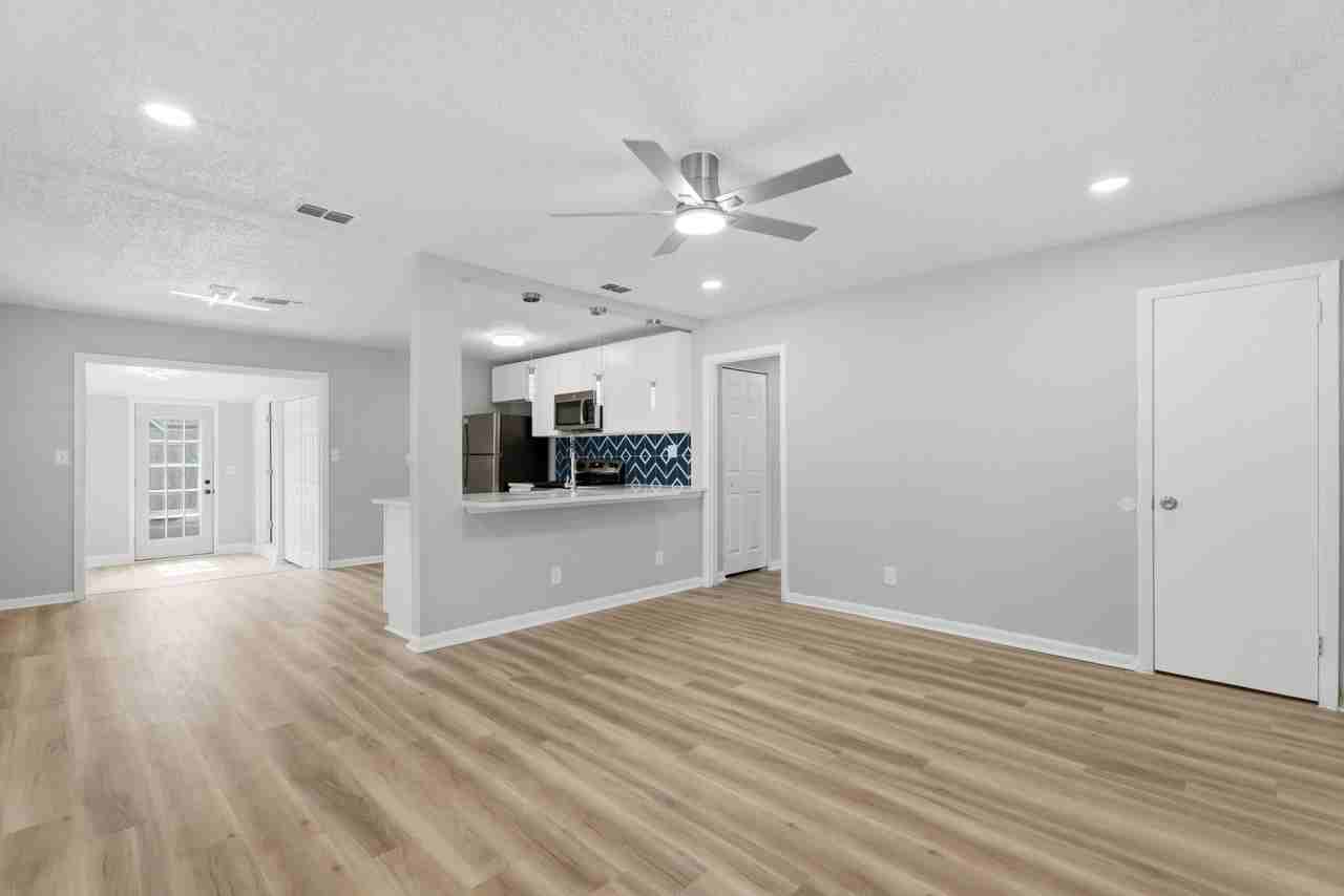 6766 London Bridge Ln #1 - Photo 5 of 32