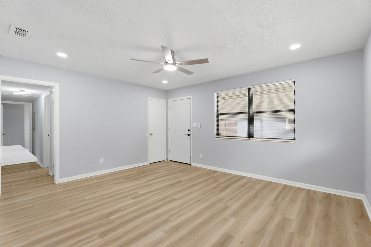 6766 London Bridge Ln #1 - Photo 6 of 32