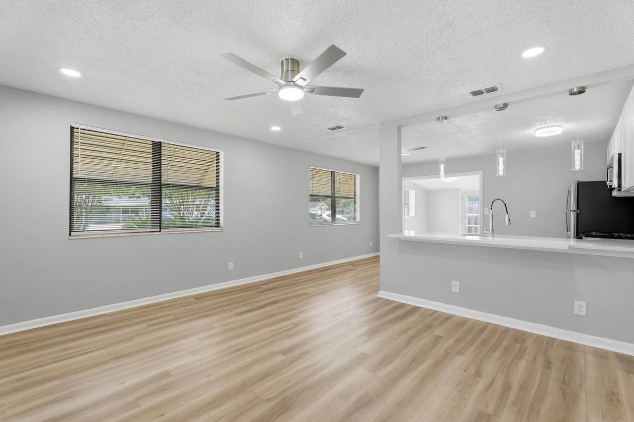 6766 London Bridge Ln #1 - Photo 7 of 32