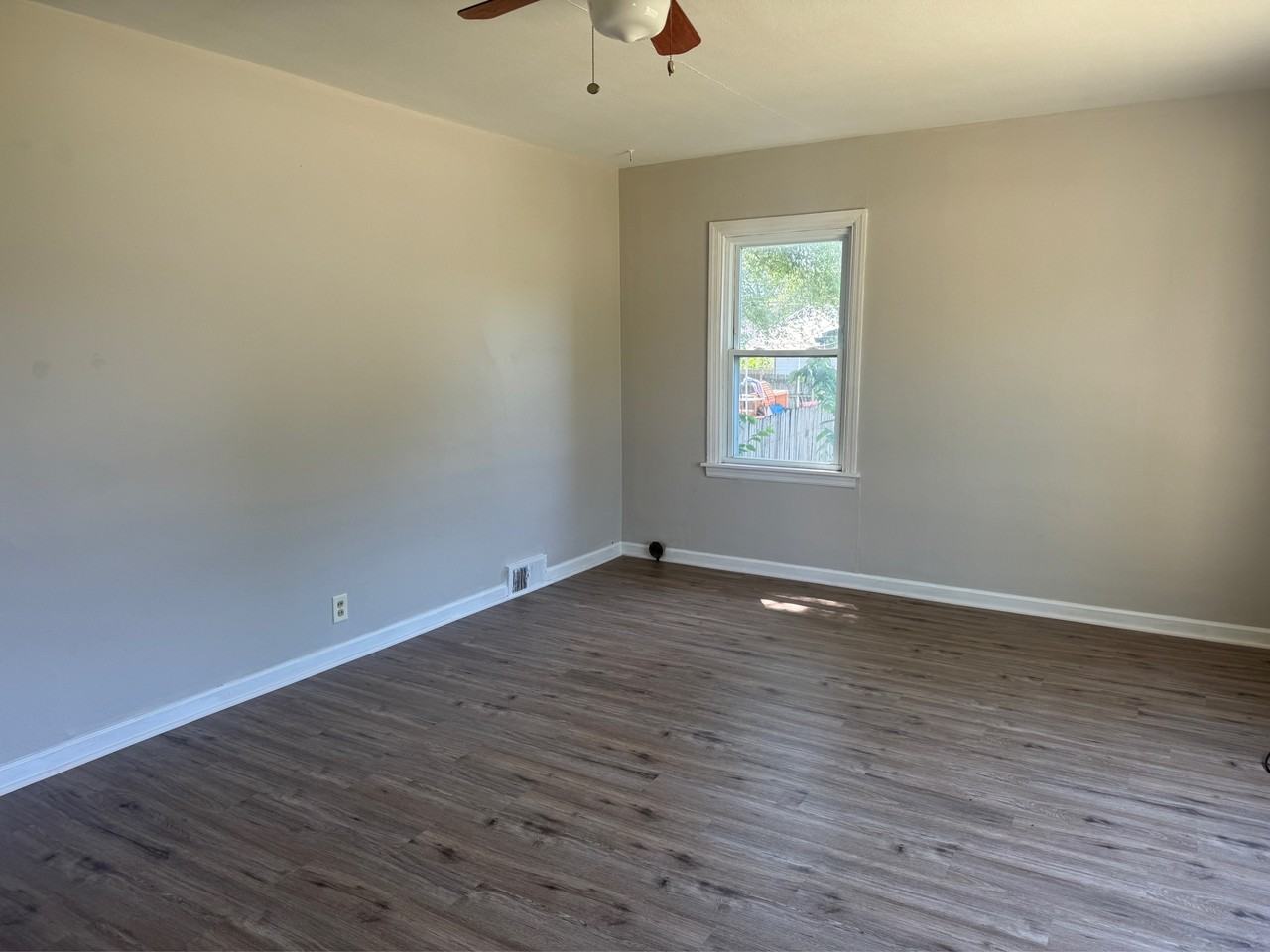 3117 Louise St #1 - Photo 2 of 13