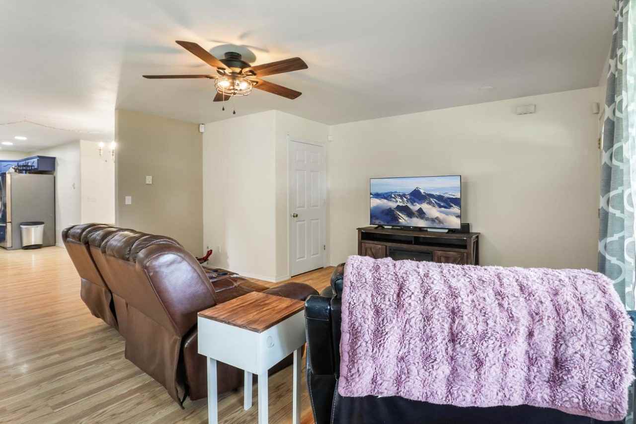 9048 Pepperidge Ln Se - Photo 6 of 11