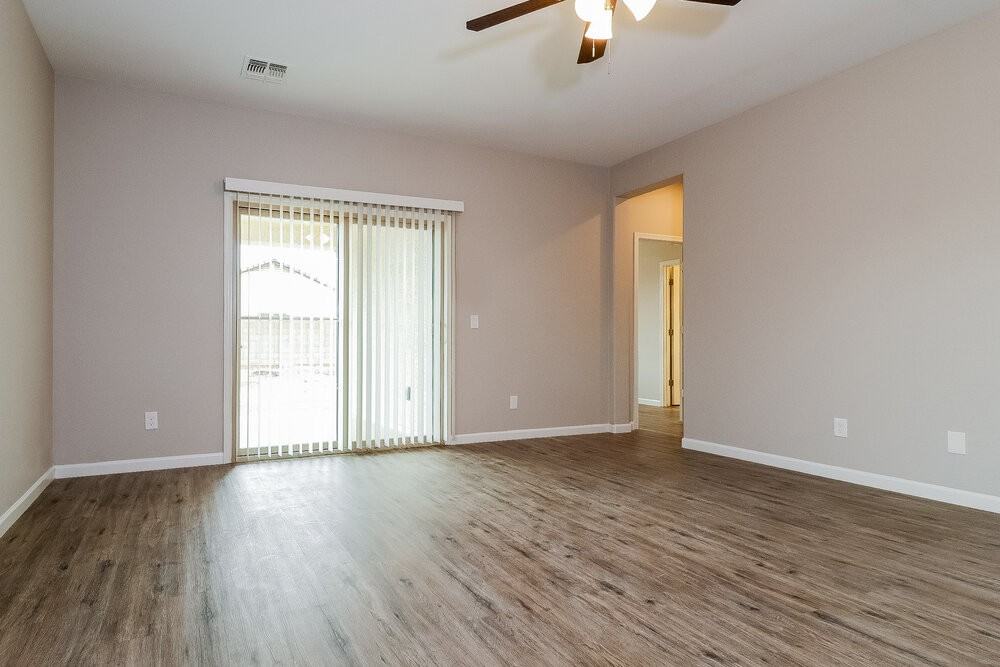 25446 W Carson Dr - Photo 5 of 16