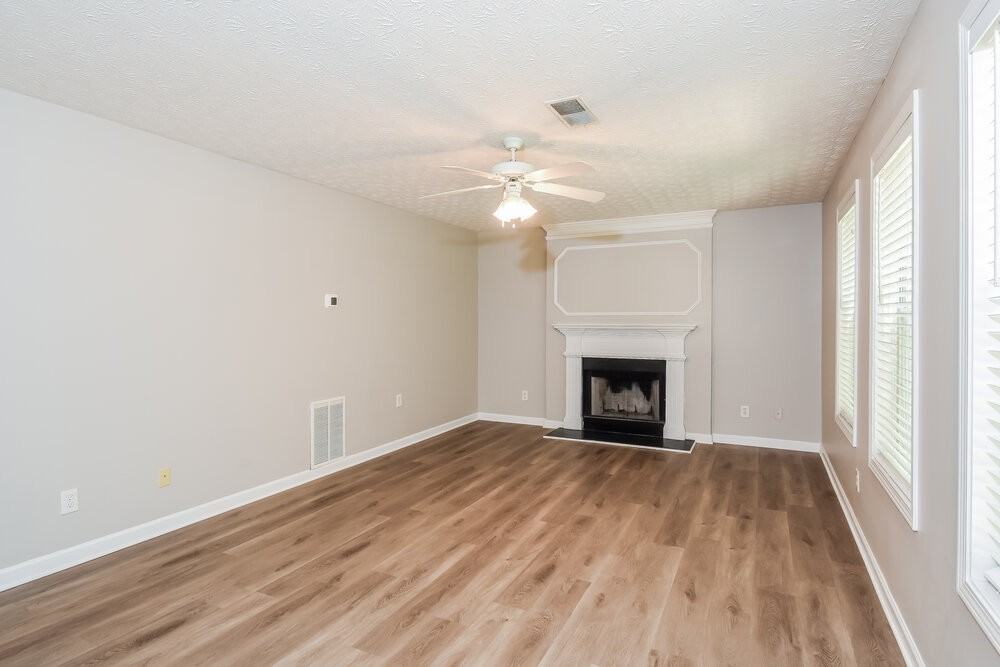 2498 Tolliver Dr - Photo 4 of 17