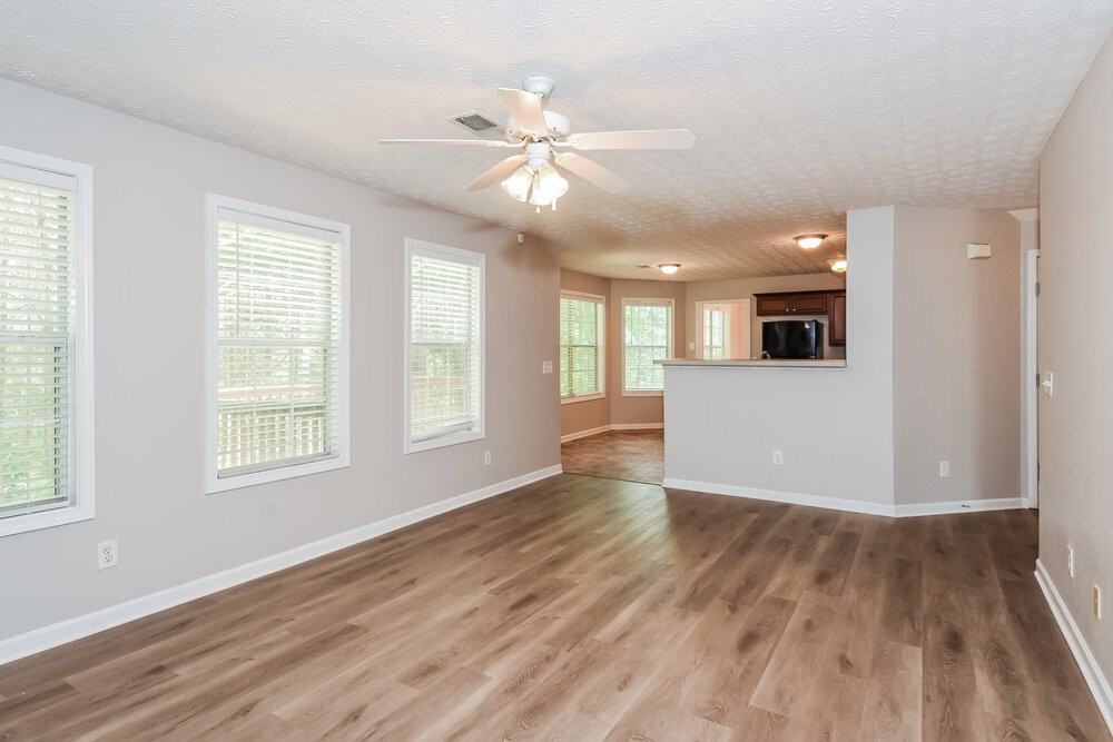 2498 Tolliver Dr - Photo 5 of 17