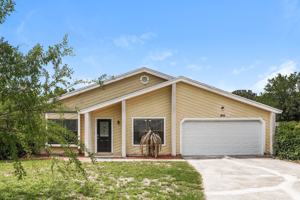 featured image of 805 Elmwood St