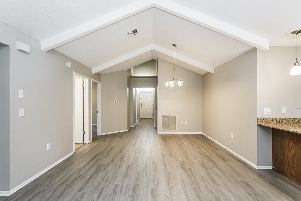 13403 Woodward Dr - Photo 4 of 16